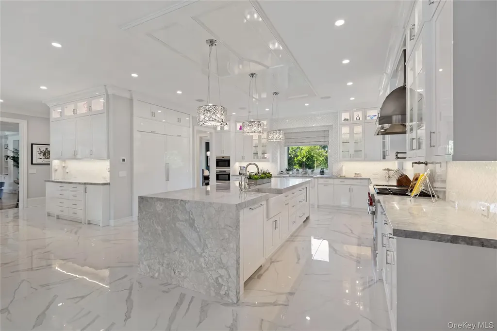 471 Woodbury Cold Spring Harbor NY 11724