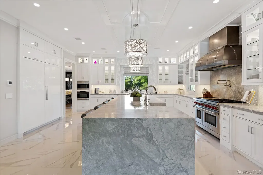 471 Woodbury Cold Spring Harbor NY 11724