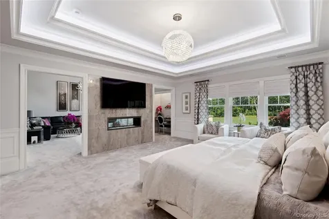 471 Woodbury Cold Spring Harbor NY 11724