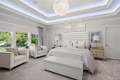 471 Woodbury Cold Spring Harbor NY 11724