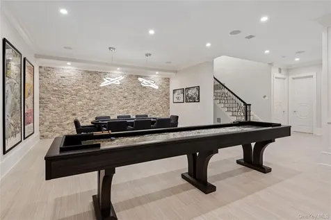 471 Woodbury Cold Spring Harbor NY 11724