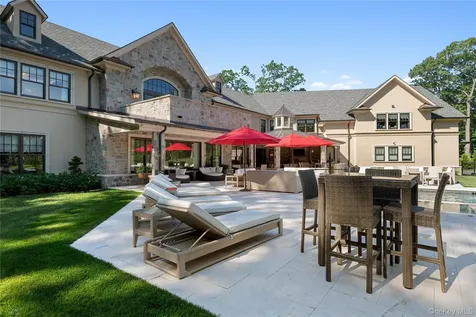 471 Woodbury Cold Spring Harbor NY 11724