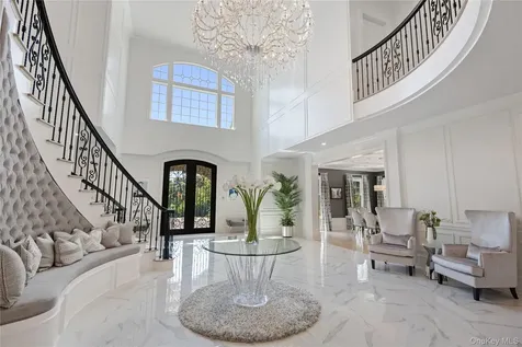 471 Woodbury Cold Spring Harbor NY 11724
