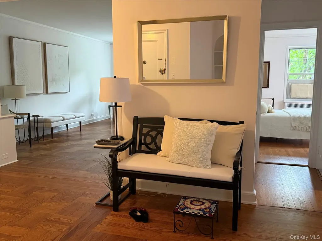 4 Midland Gardens, Bronxville NY 10708
