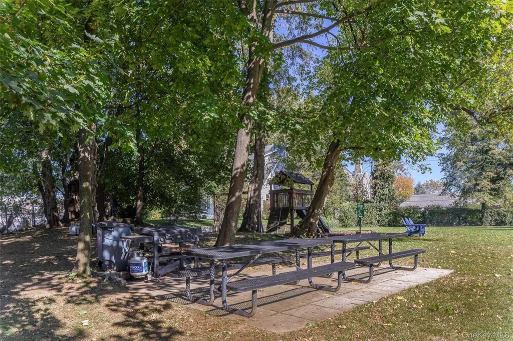4 Midland Gardens, Bronxville NY 10708