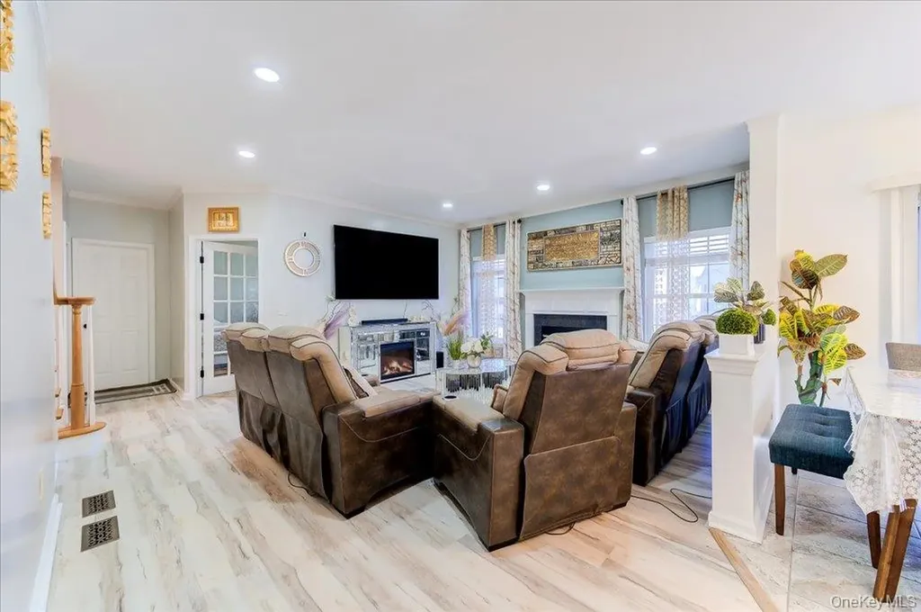 2723 Colonial Drive New Windsor NY 12553
