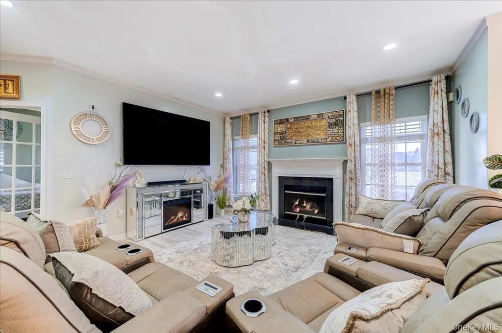 2723 Colonial Drive New Windsor NY 12553