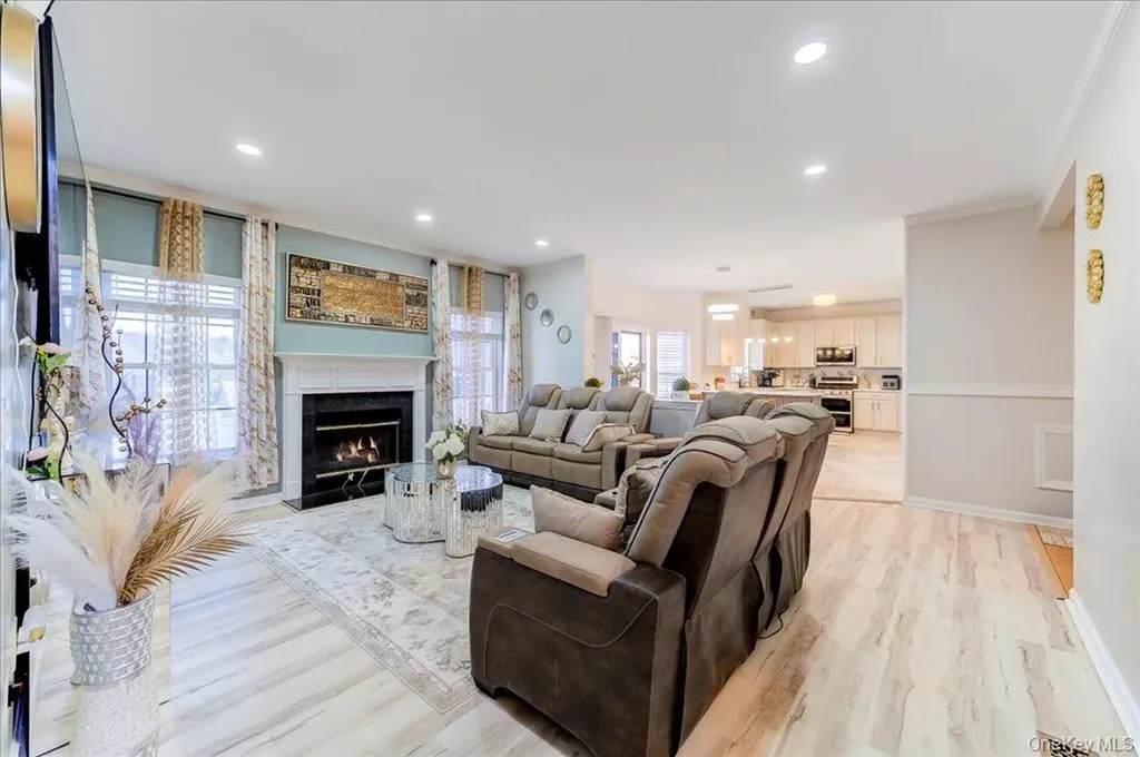 2723 Colonial Drive New Windsor NY 12553