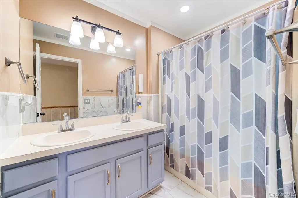 2723 Colonial Drive New Windsor NY 12553