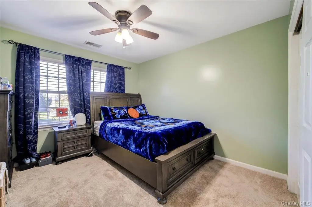 2723 Colonial Drive New Windsor NY 12553