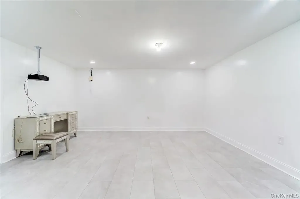 2723 Colonial Drive New Windsor NY 12553