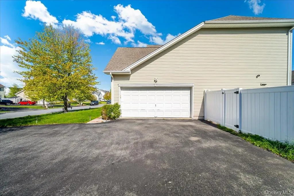 2723 Colonial Drive New Windsor NY 12553