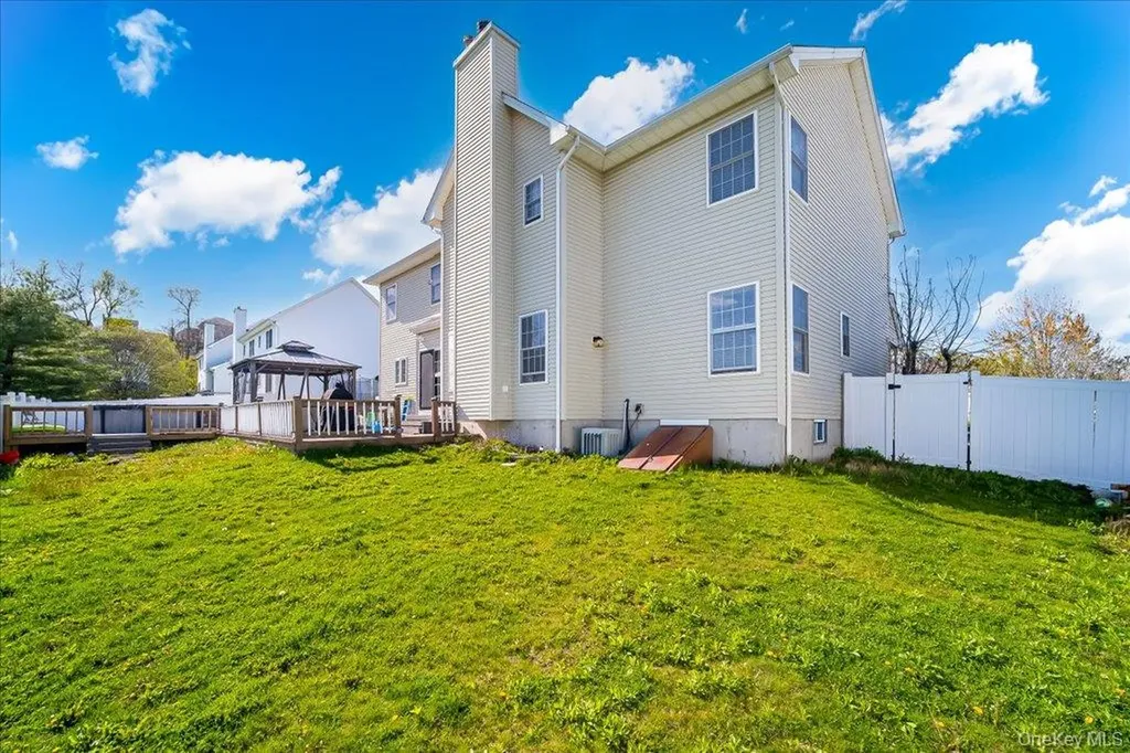2723 Colonial Drive New Windsor NY 12553