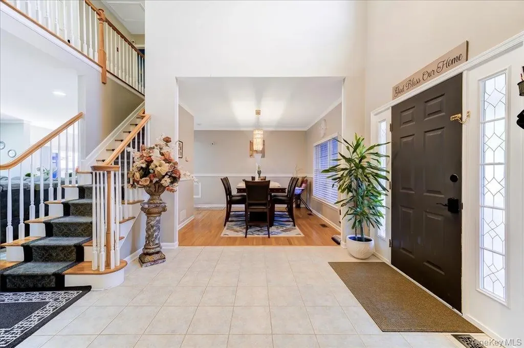 2723 Colonial Drive New Windsor NY 12553