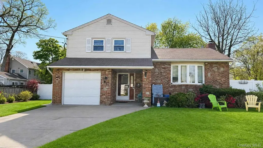 42 Kenwood Avenue Massapequa NY 11758