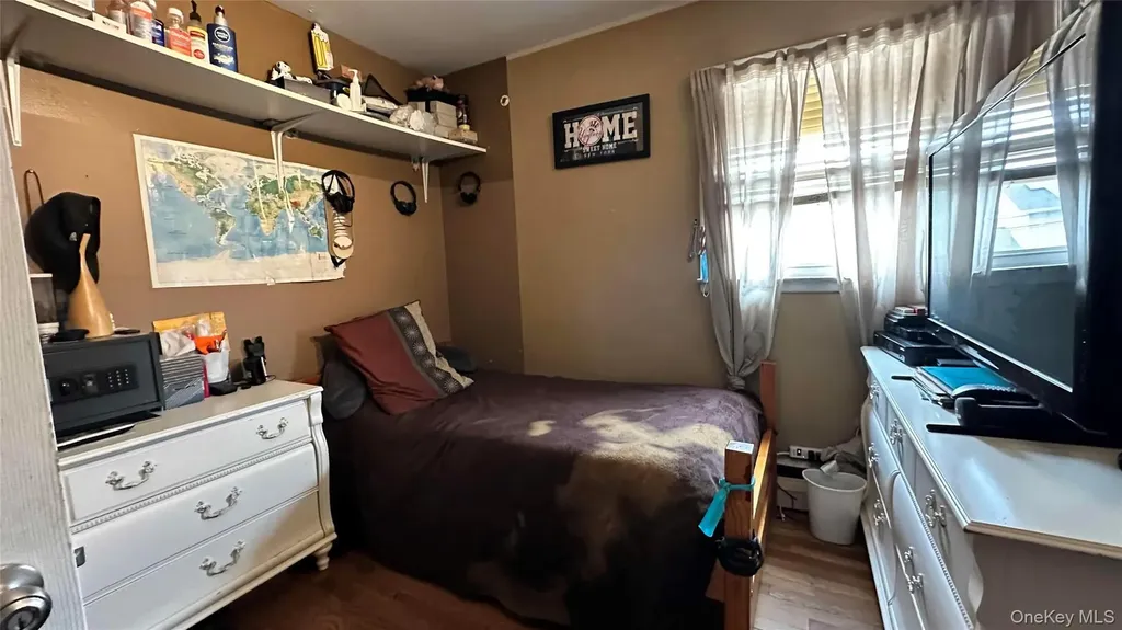 42 Kenwood Avenue Massapequa NY 11758