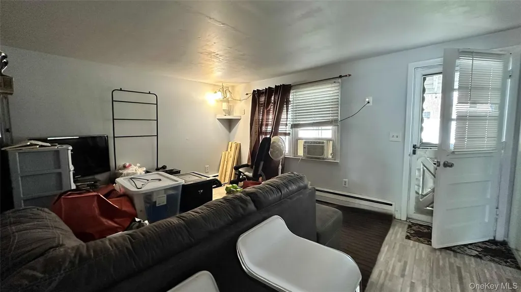 42 Kenwood Avenue Massapequa NY 11758
