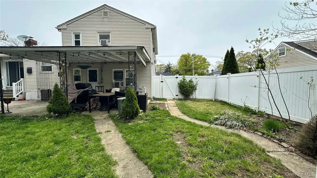 42 Kenwood Avenue Massapequa NY 11758