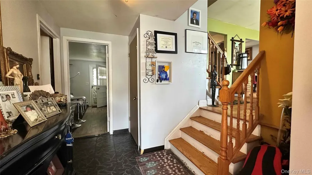 42 Kenwood Avenue Massapequa NY 11758