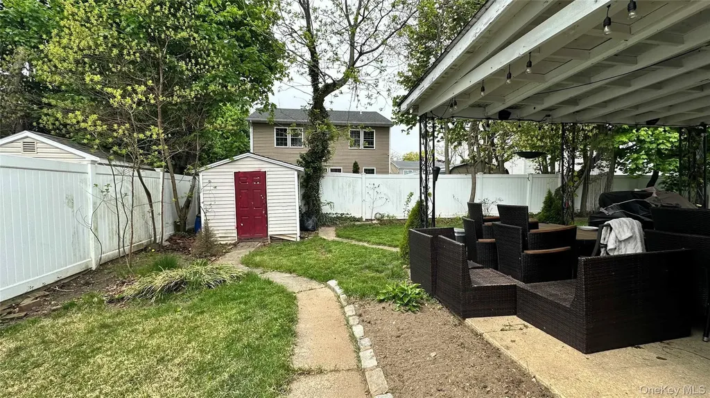 42 Kenwood Avenue Massapequa NY 11758