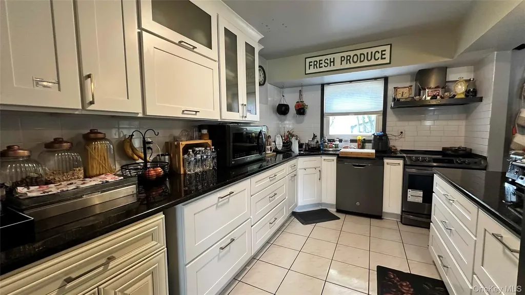 42 Kenwood Avenue Massapequa NY 11758