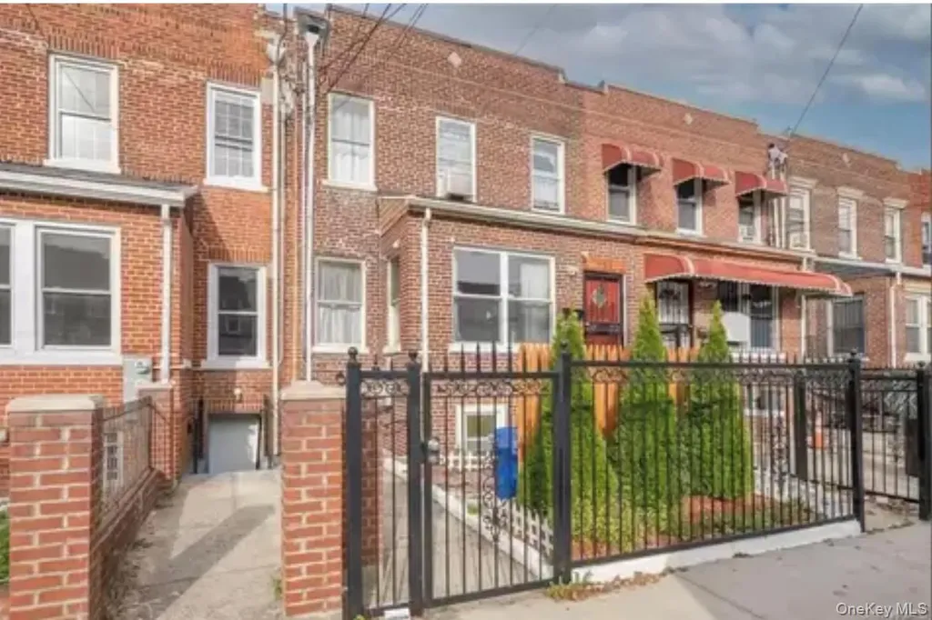 951 E 221st Street Bronx NY 10469