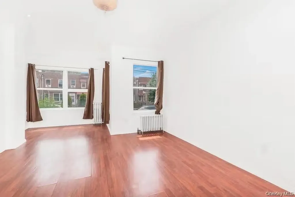 951 E 221st Street Bronx NY 10469