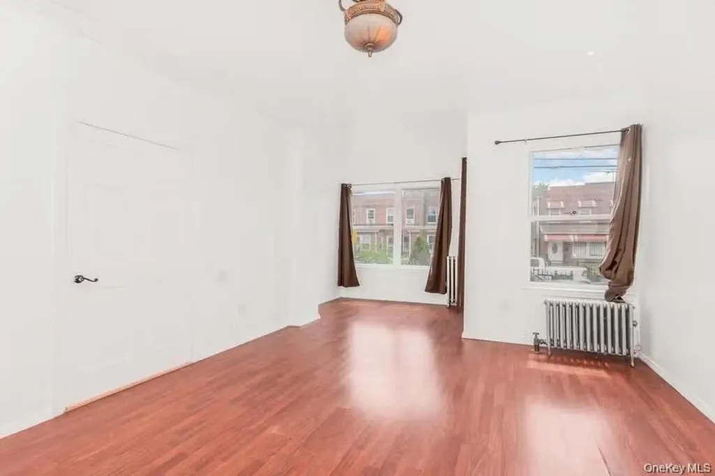 951 E 221st Street Bronx NY 10469