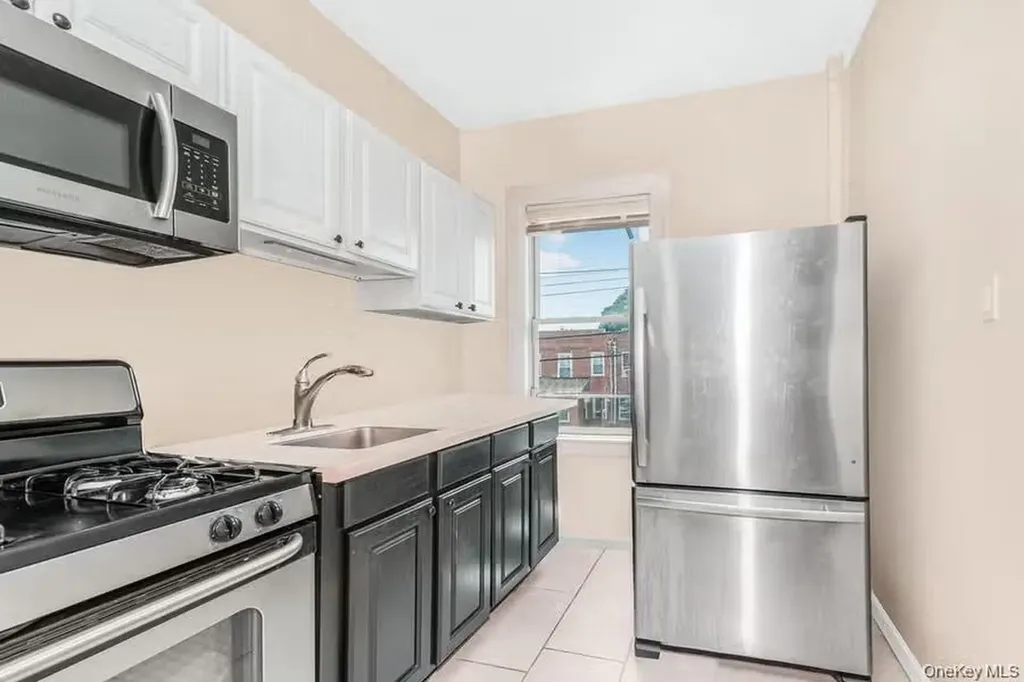 951 E 221st Street Bronx NY 10469