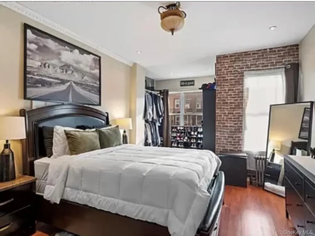 951 E 221st Street Bronx NY 10469