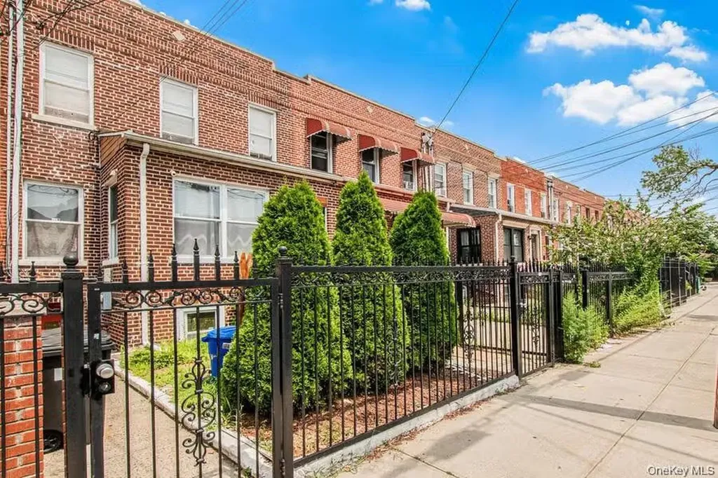 951 E 221st Street Bronx NY 10469