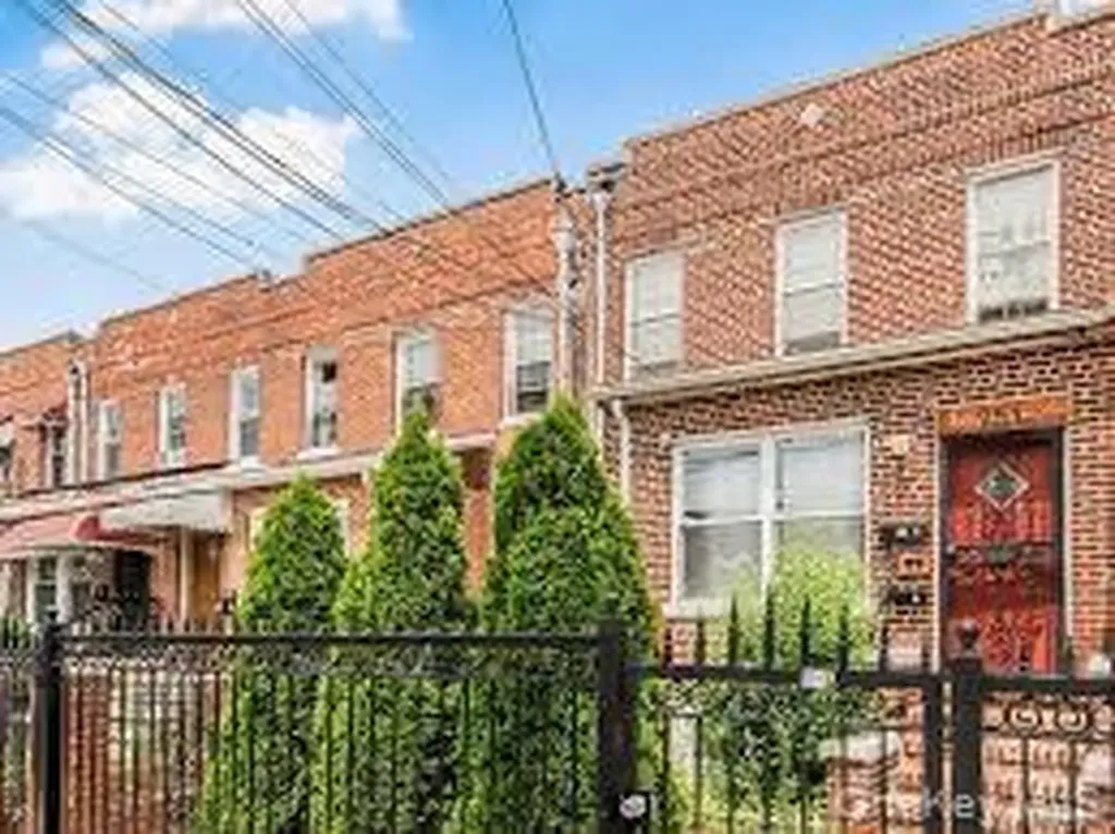 951 E 221st Street Bronx NY 10469