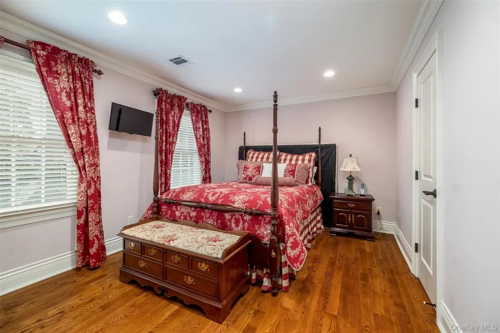93 Berkshire Road Rockville Centre NY 11570