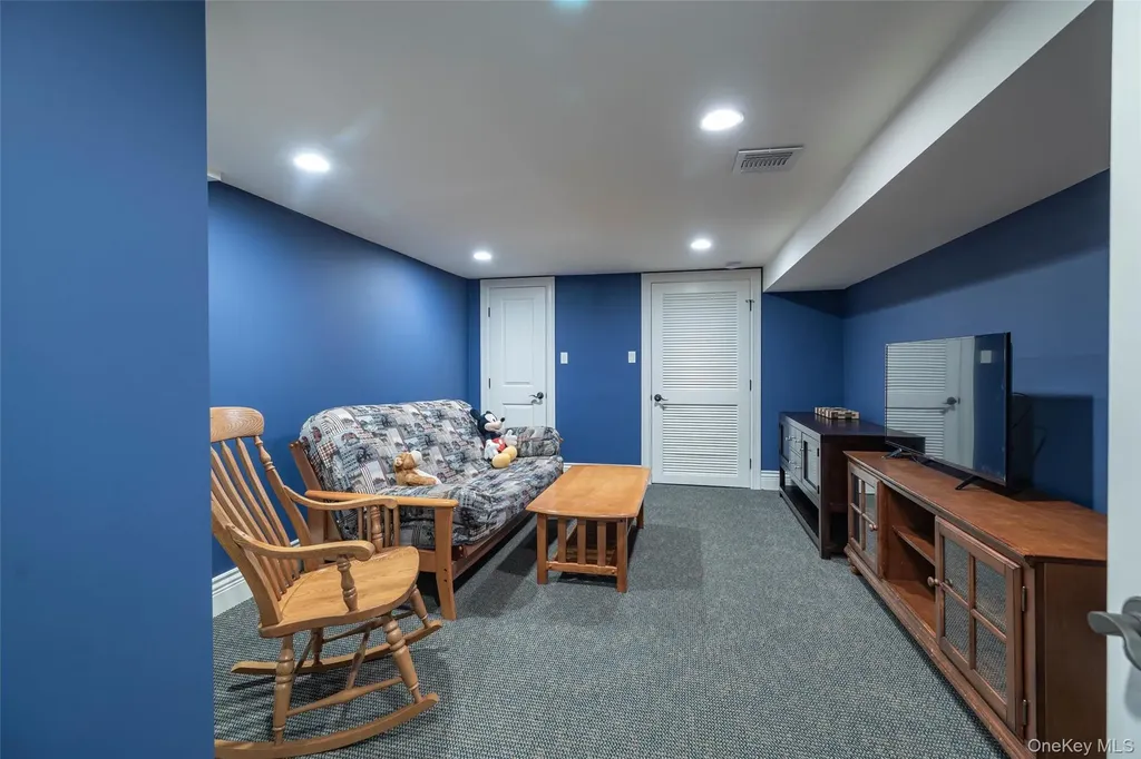 93 Berkshire Road Rockville Centre NY 11570