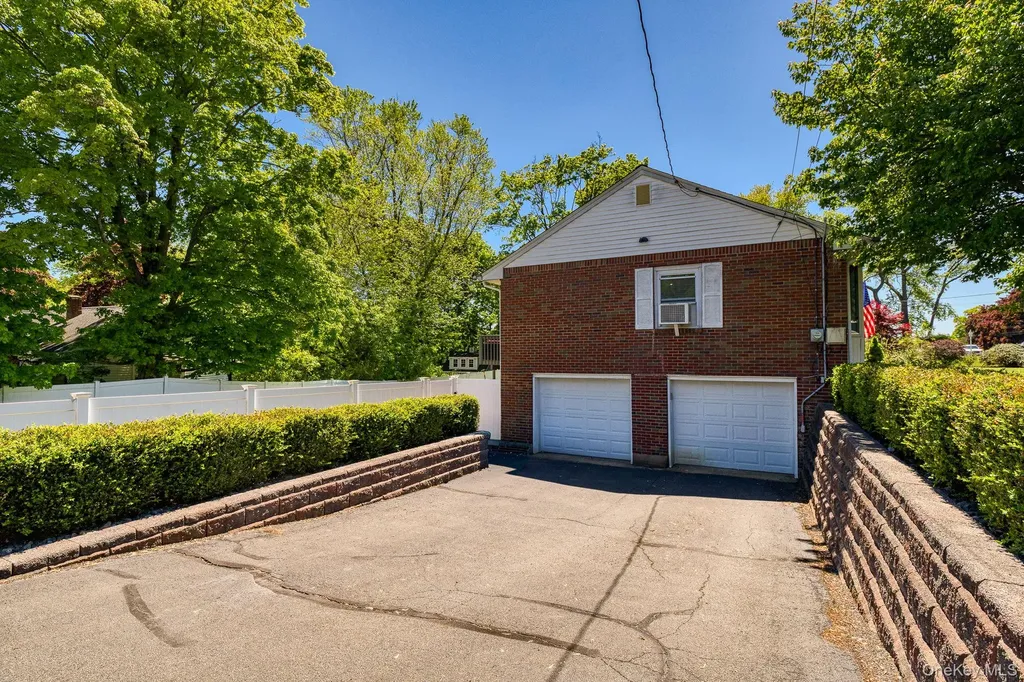 117 Lester Drive Tappan NY 10983