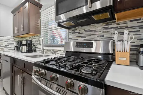 117 Lester Drive Tappan NY 10983