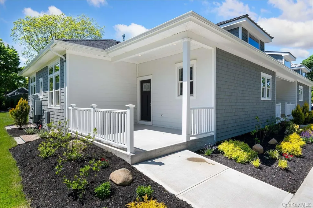 21 Montauk Highway Westhampton NY 11977