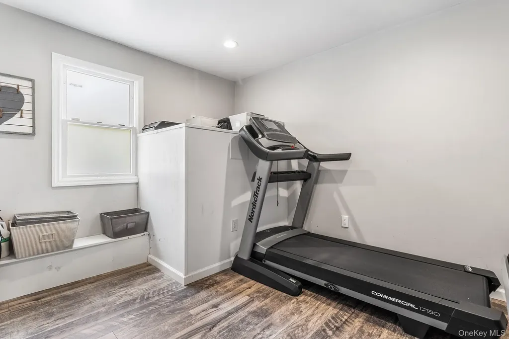 27 Slate Lane Levittown NY 11756