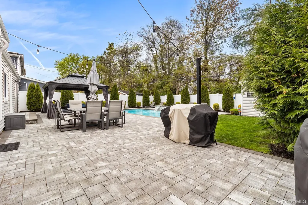 27 Slate Lane Levittown NY 11756
