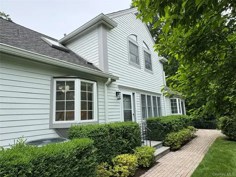 7 Moss Run White Plains NY 10605