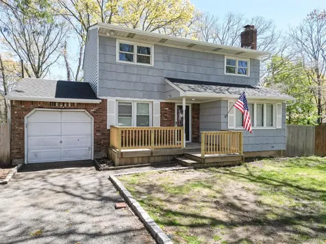 981 Connetquot Avenue Central Islip NY 11722