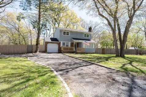 981 Connetquot Avenue Central Islip NY 11722