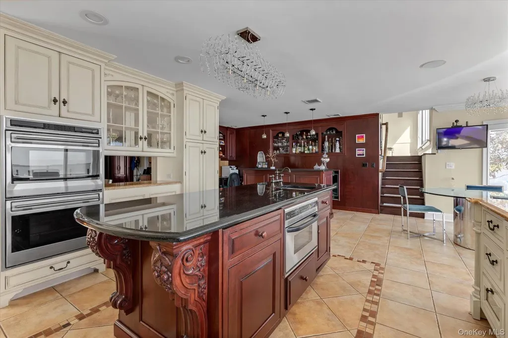 3390 Hewlett Avenue Merrick NY 11566