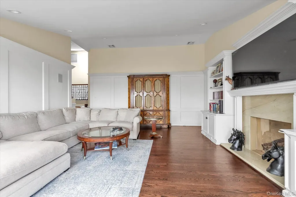 3390 Hewlett Avenue Merrick NY 11566