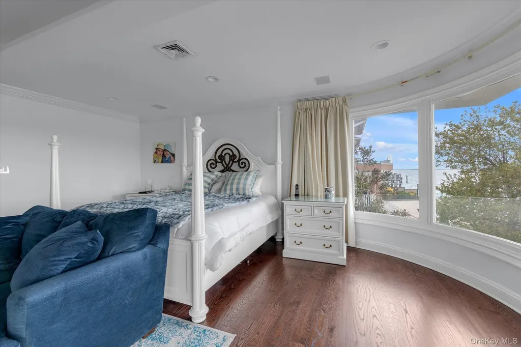 3390 Hewlett Avenue Merrick NY 11566