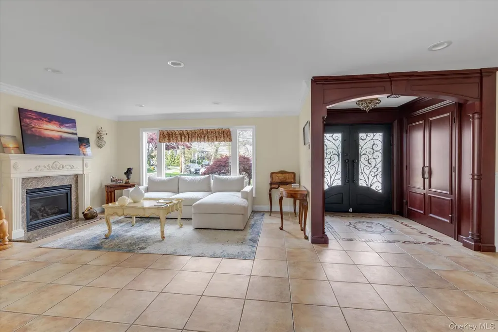 3390 Hewlett Avenue Merrick NY 11566