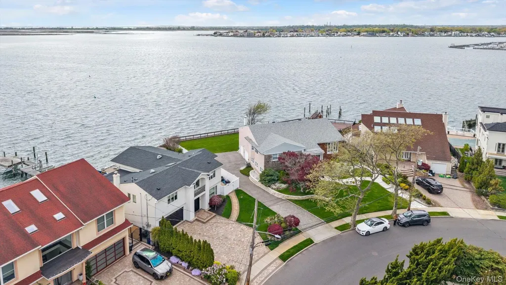 3390 Hewlett Avenue Merrick NY 11566