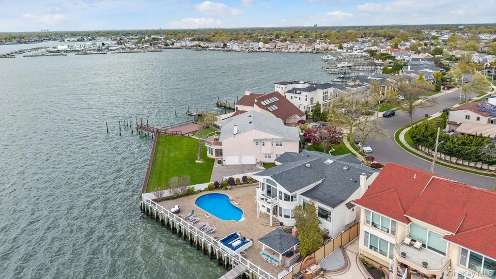 3390 Hewlett Avenue Merrick NY 11566