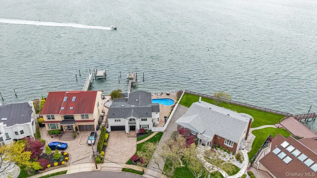 3390 Hewlett Avenue Merrick NY 11566