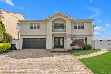 3390 Hewlett Avenue Merrick NY 11566